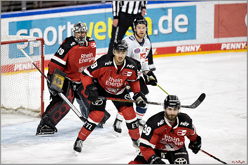PENNY DEL;  Koelner Haie - Nuernberg Ice Tigers; Koeln, 03.12.2021